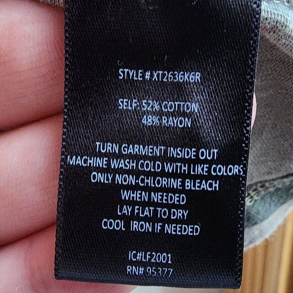 Sanctuary Gray/Green Camo Scoop Neck Tie-Front Jersey Size XL - Picture 11 of 16